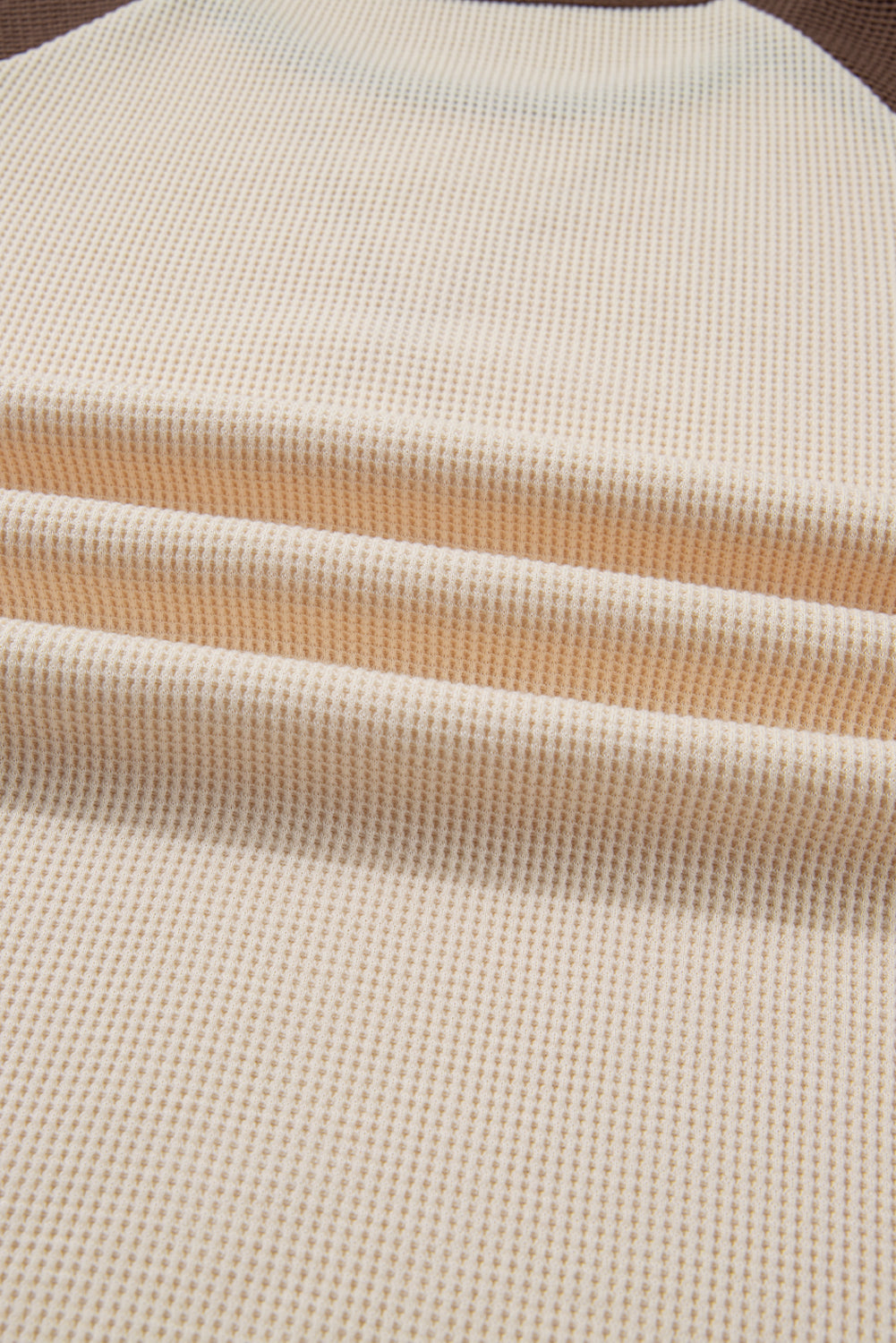 Haut à manches longues en patchwork de couleurs à imprimé floral marron