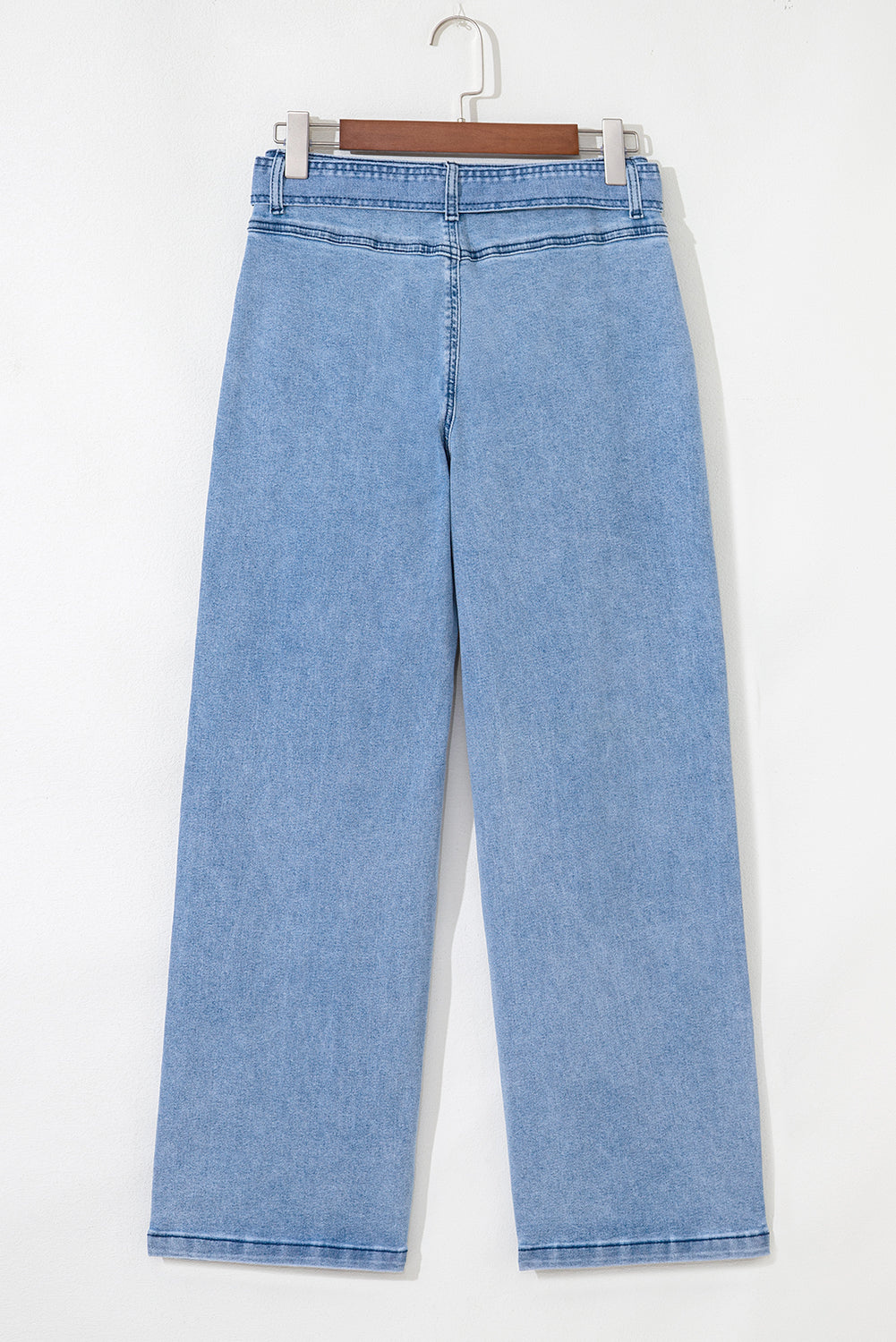 Jean large bleu délavé vintage avec ceinture nouée