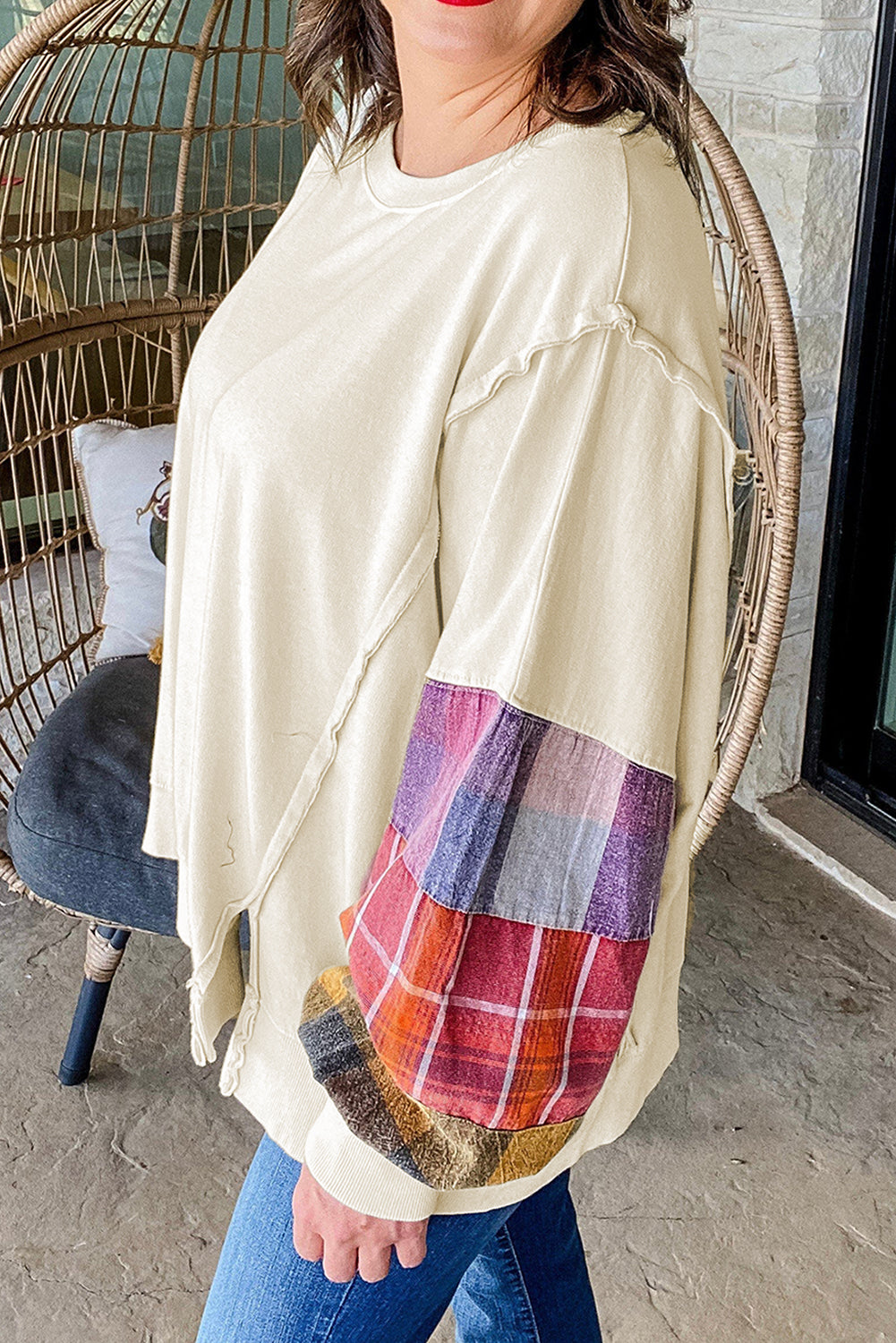 Top tipo jersey con mangas patchwork a cuadros en color beige de talla grande