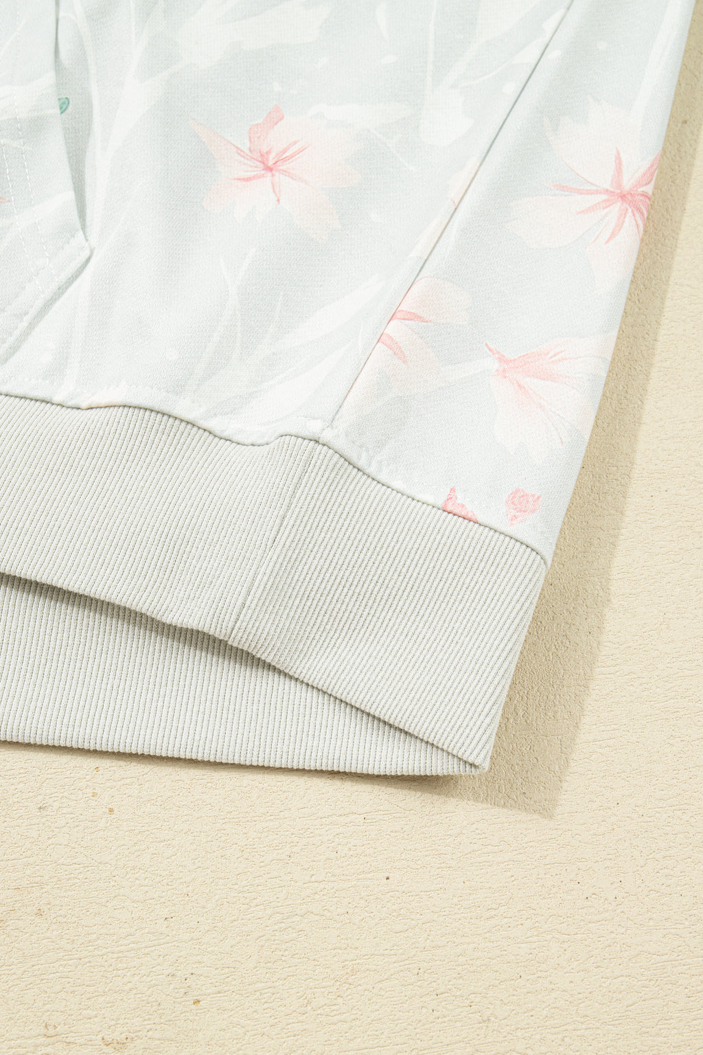 Sweat à capuche ample grande taille à imprimé floral gris