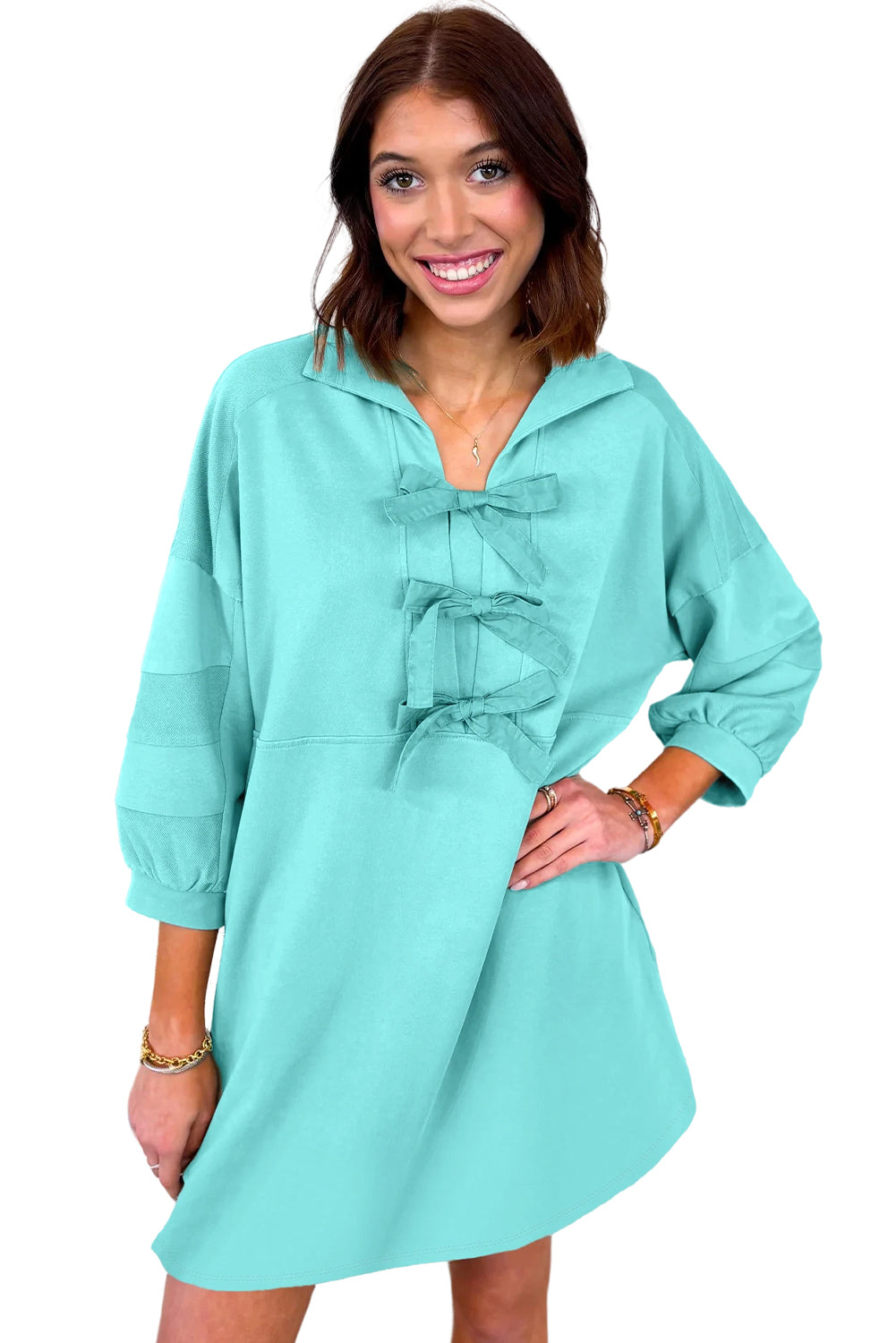 Vestido mini con mangas de pulsera y lazo de jade Moonlight con parches en la parte delantera