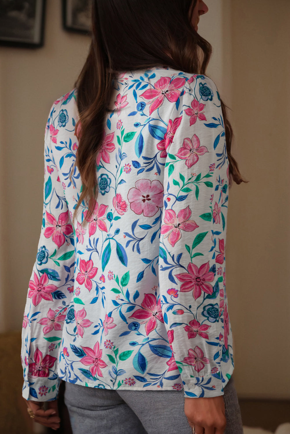 Camisa de manga larga con botones y detalle de encaje y estampado floral rosa