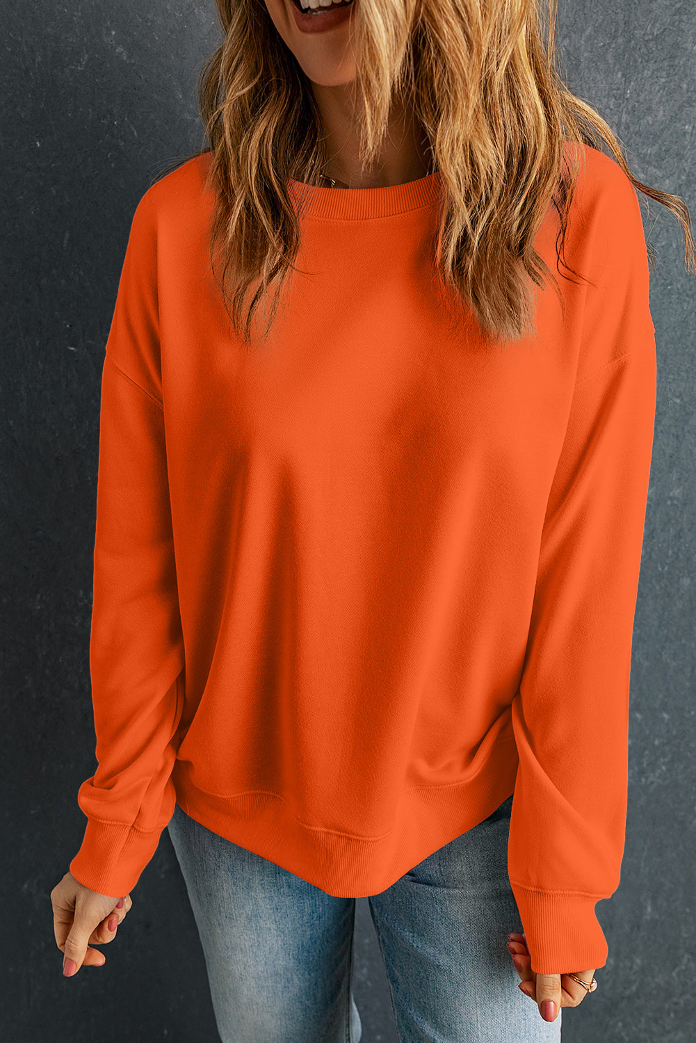 Sudadera clásica de cuello redondo en color naranja liso