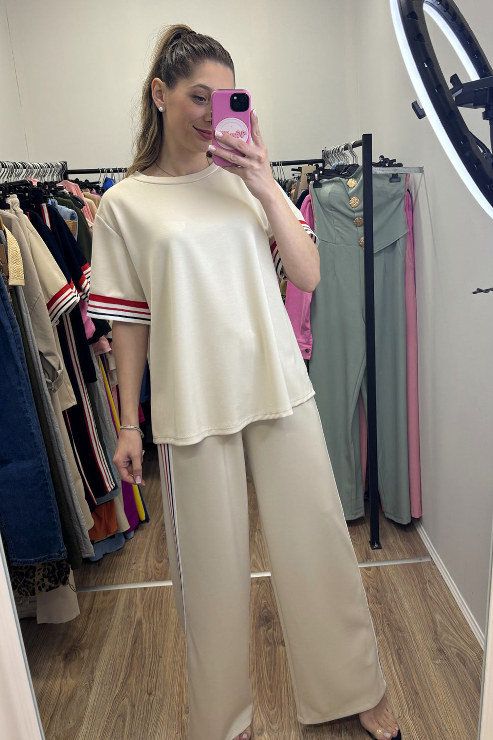 Ensemble t-shirt à col rond à rayures contrastées Jet Stream et pantalon droit ample