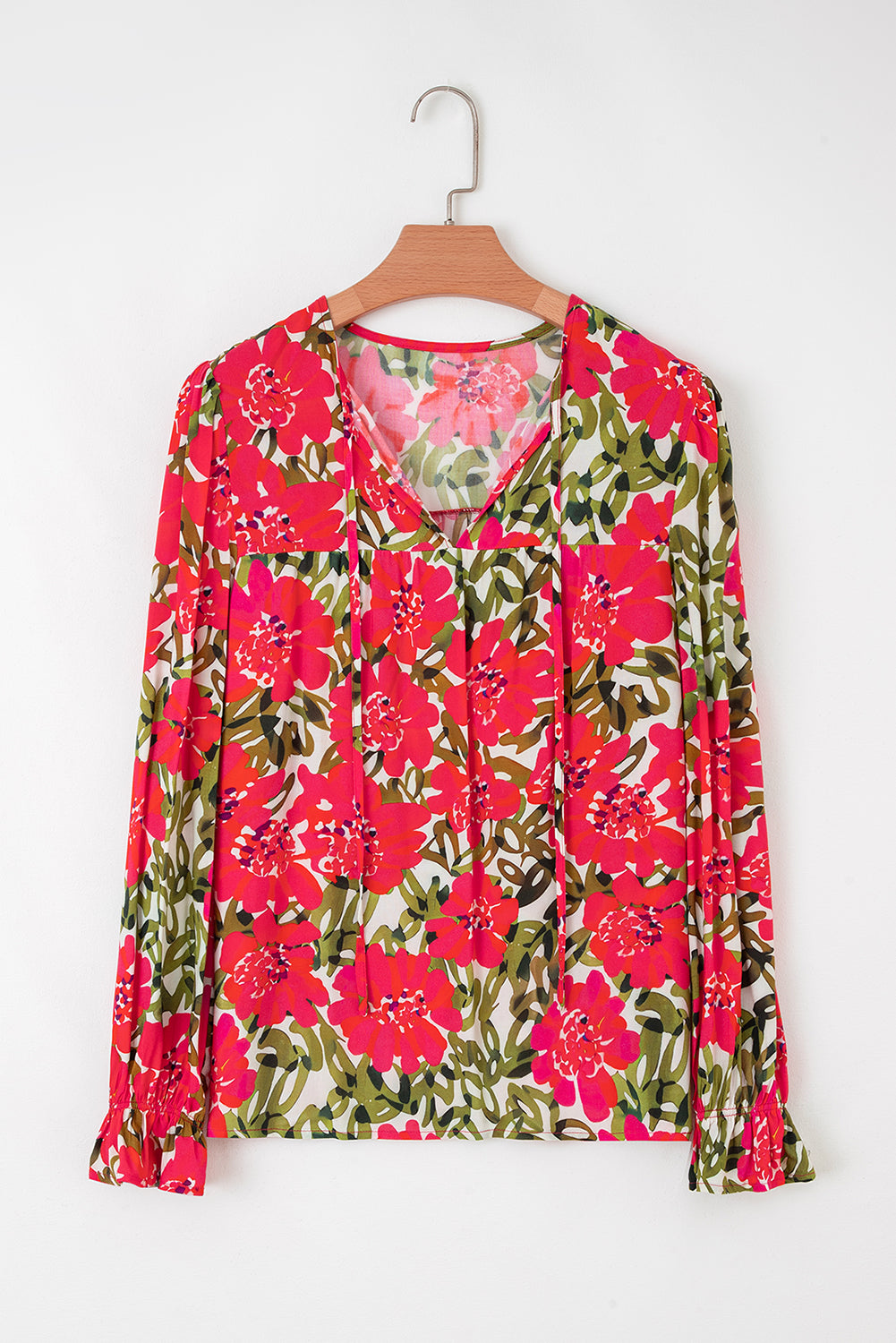 Blusa con cuello en V, mangas con volantes y estampado floral rojo