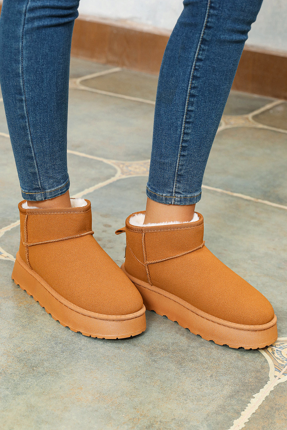 Botas de nieve negras de ante con forro de piel sintética