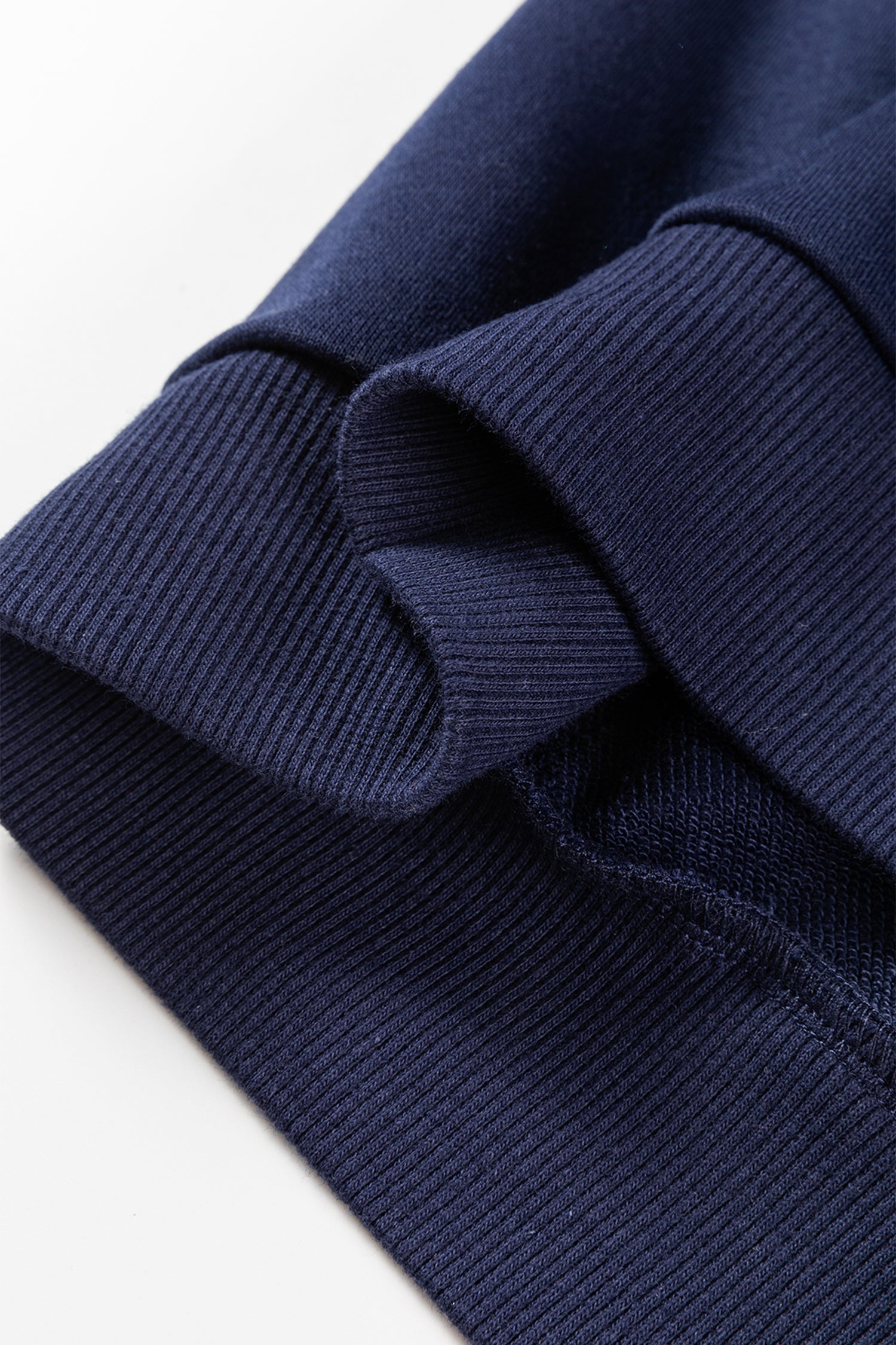 Conjunto de pantalón corto con cremallera y ribete en contraste azul marino