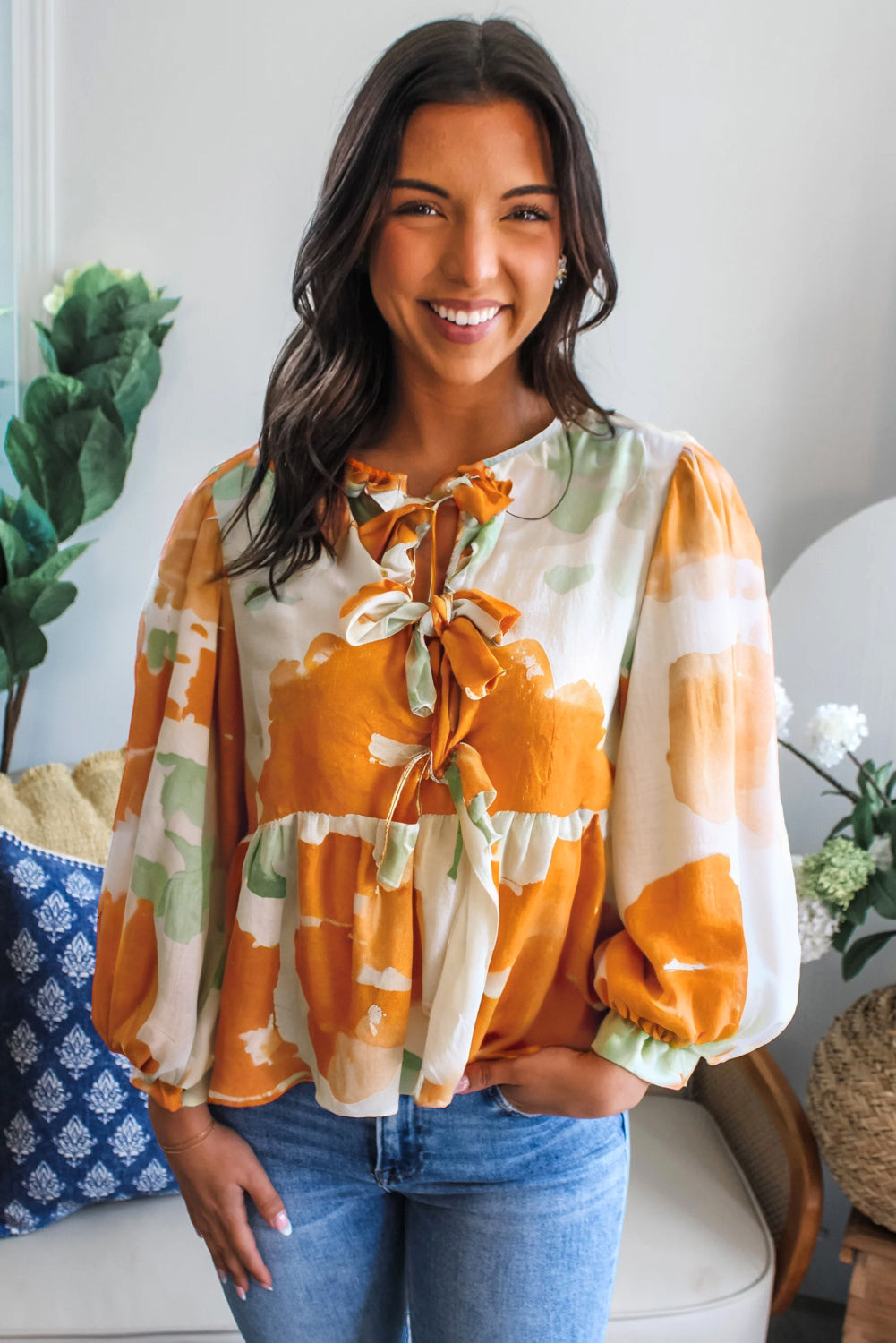 Top con estampado abstracto de zanahoria, mangas abullonadas y lazo en la parte delantera