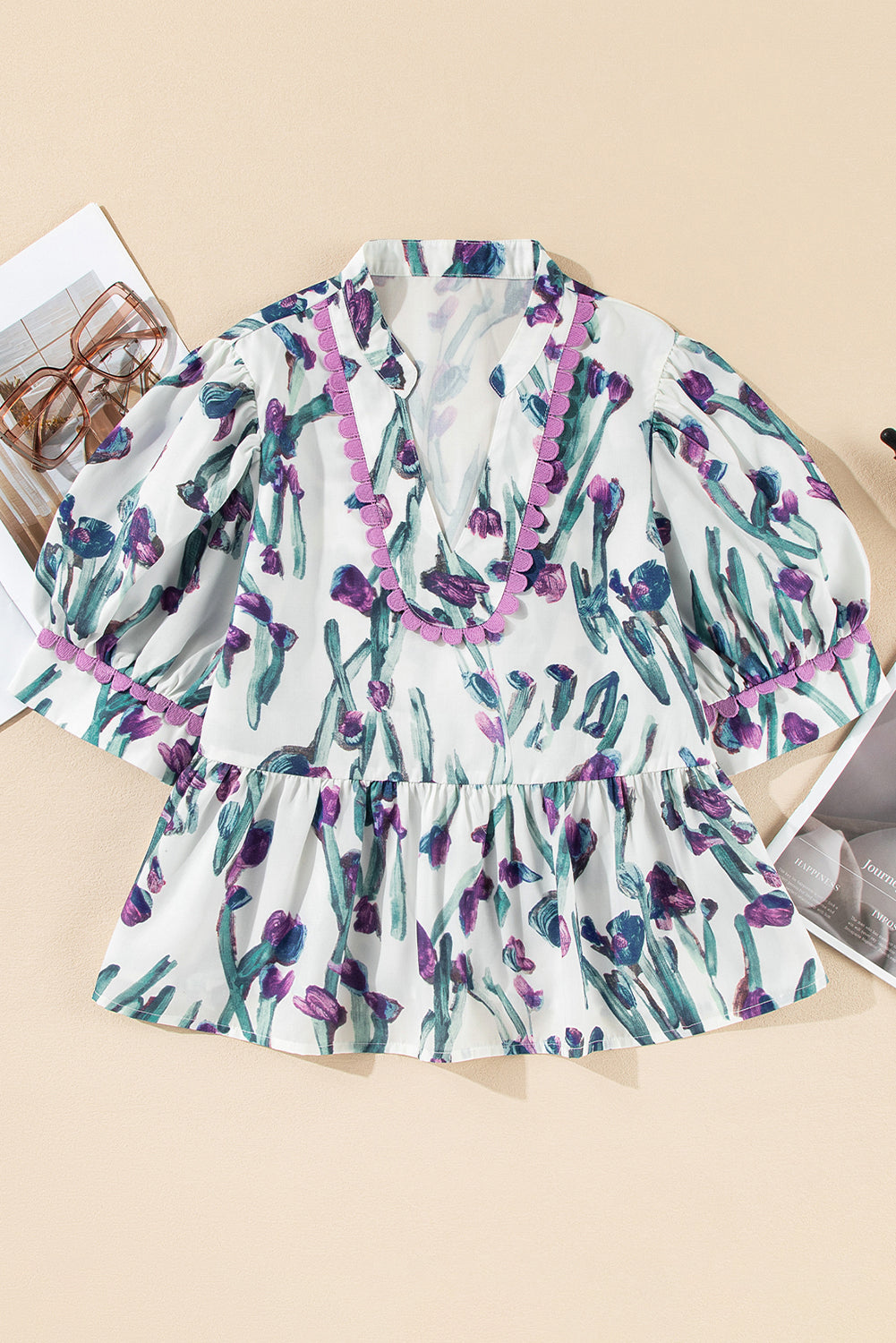 Chemisier à basque à manches bouffantes et bordure en ricrac à fleurs violettes