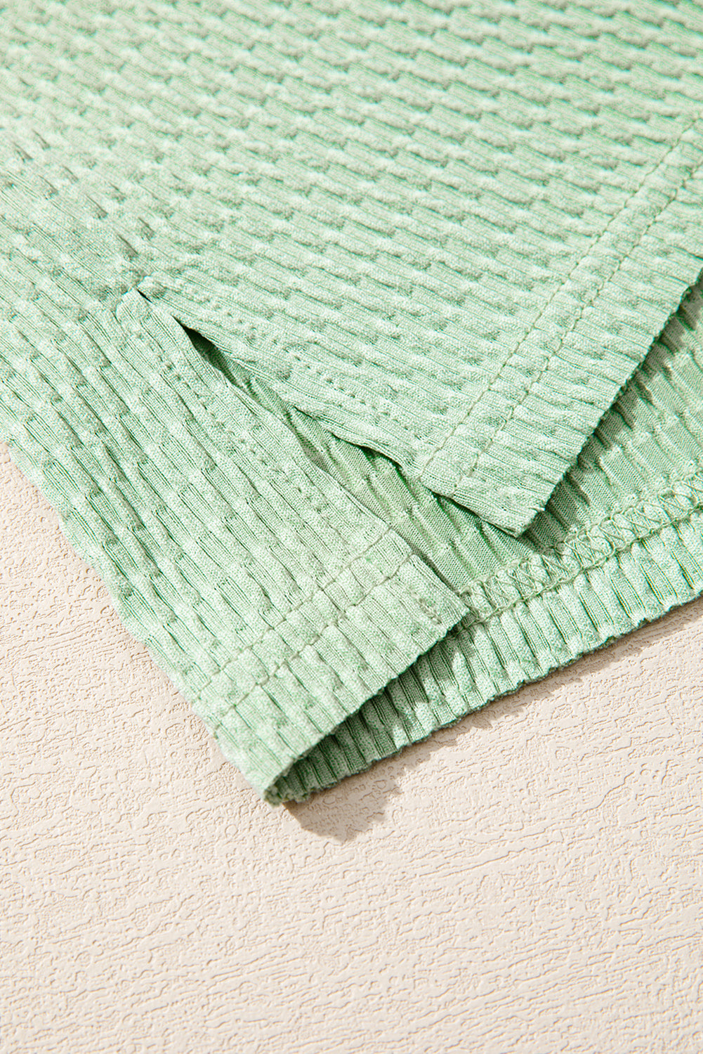 Sudadera Henley con mangas texturizadas y bloques de color verde niebla pradera