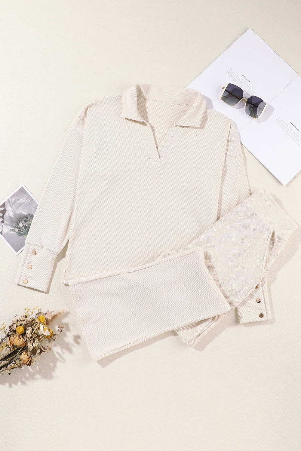 Ensemble athleisure 2 pièces beige à col fendu côtelé