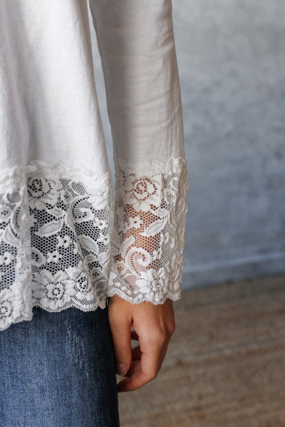 White Lace Trim V Neck Cuffed Long Sleeve Loose Top