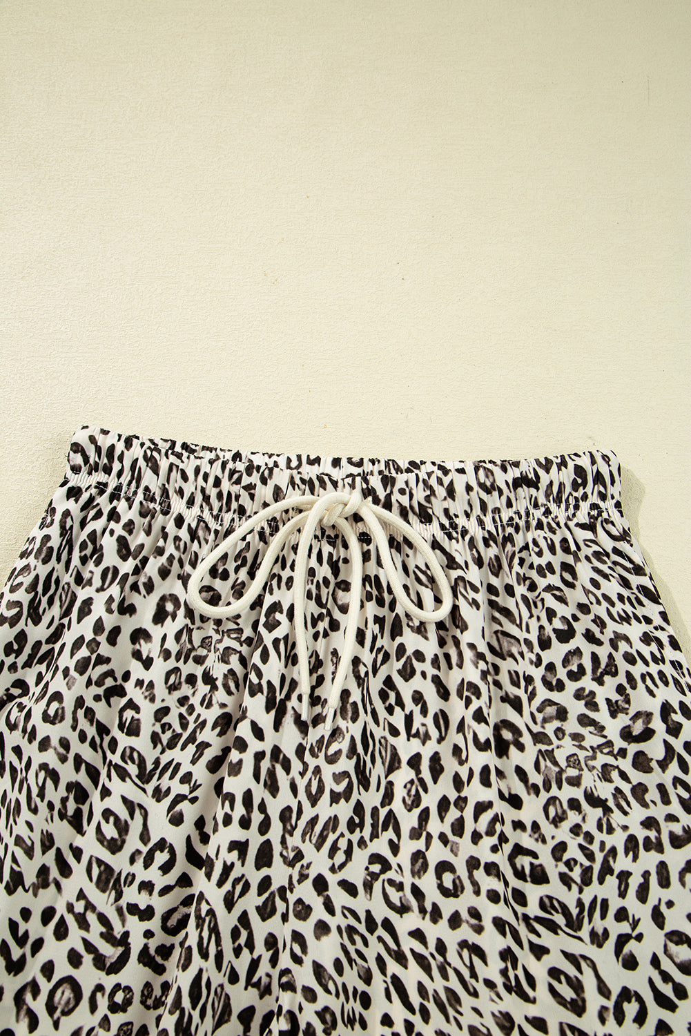 Pantalones holgados con cordón de leopardo marrón
