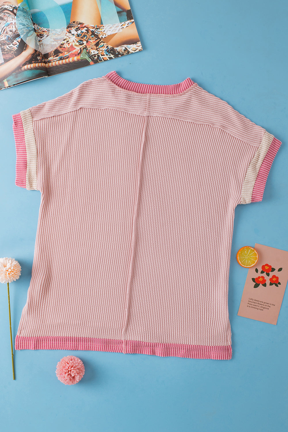 T-shirt col rond texturé rose vif de couleur contrastée