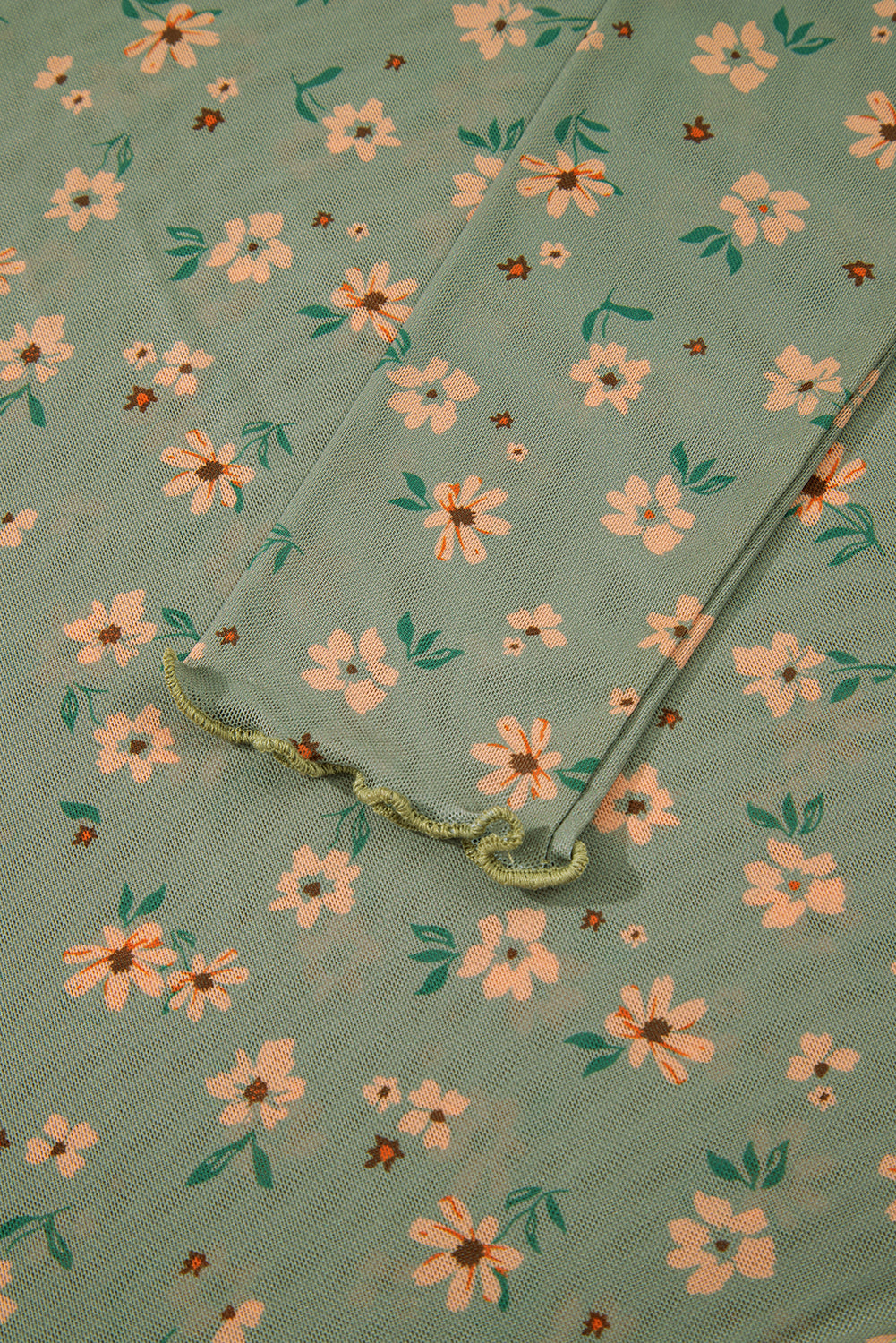 Top de manga larga ajustado de malla con estampado floral rosa