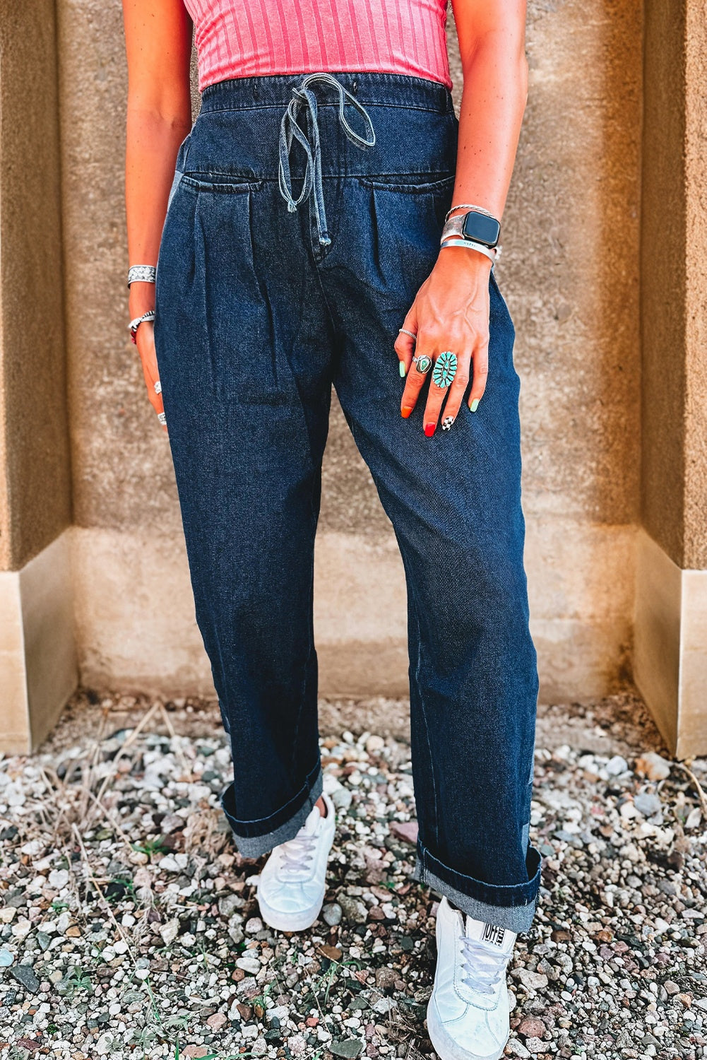 Pantalones vaqueros holgados con panel lateral a cuadros azul marino y cordón ajustable