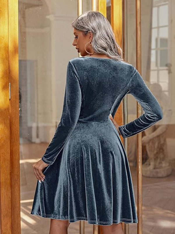 Christmas and New Year new women's long-sleeved round neck velvet dress